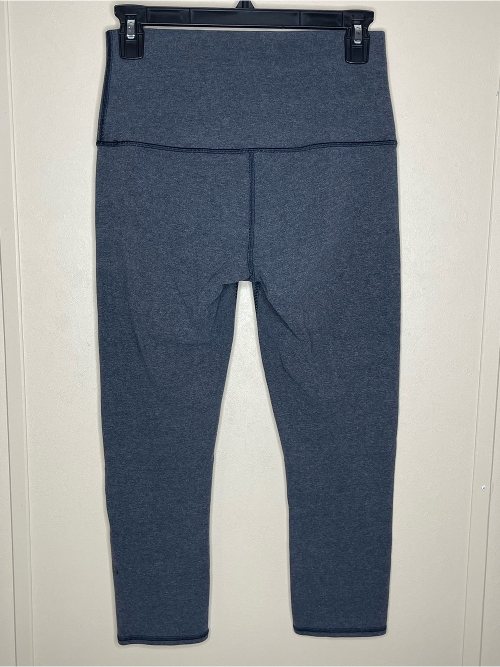 Lululemon Wunder Under Cropped 23” Cotton Heathered Gray Leggings size 8 EUC